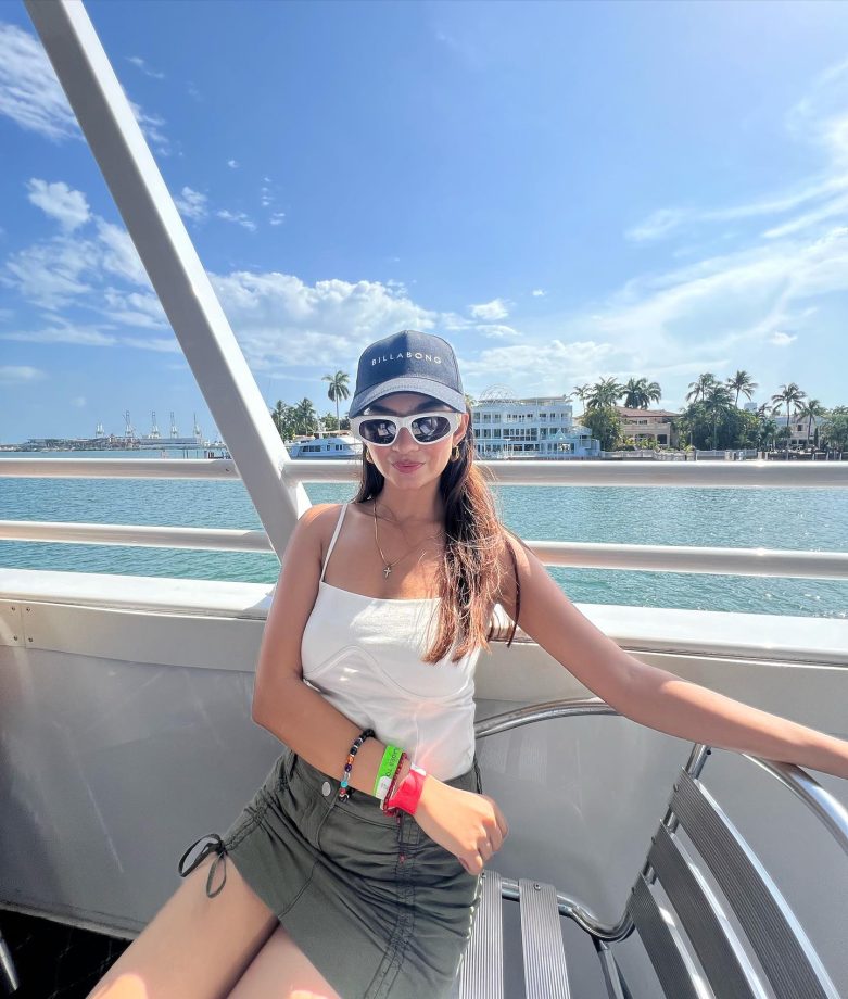 Anushka Sen is slaying style waves on a Miami yacht ride, see pics 842164