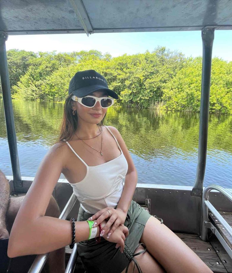 Anushka Sen is slaying style waves on a Miami yacht ride, see pics 842156