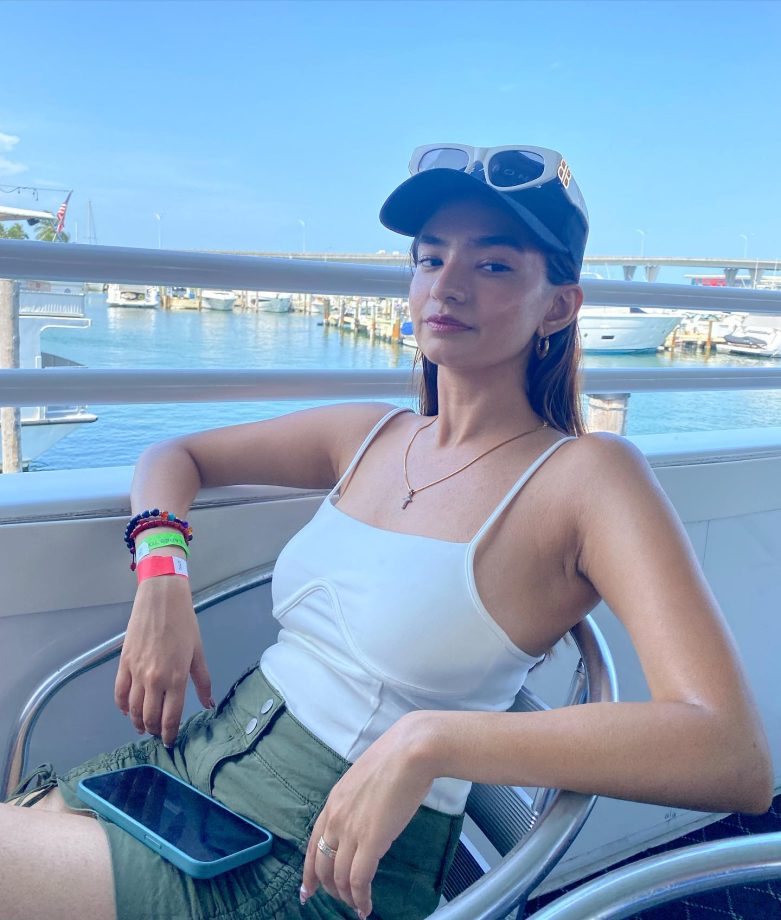 Anushka Sen is slaying style waves on a Miami yacht ride, see pics 842161