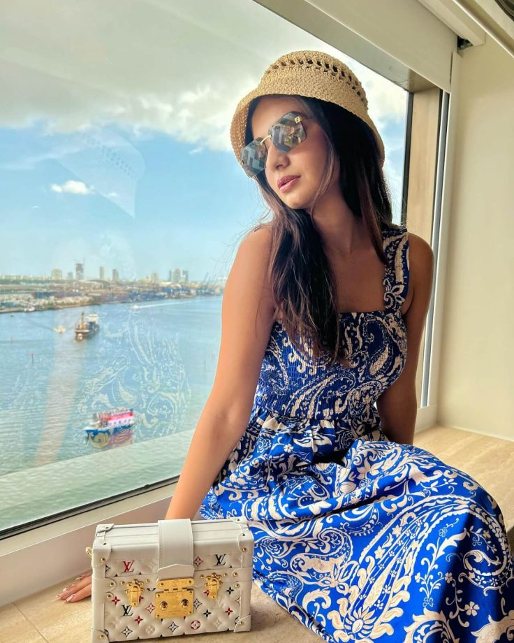 Anushka Sen takes Miami by storm with her exotic blue ensemble, see pics 847044