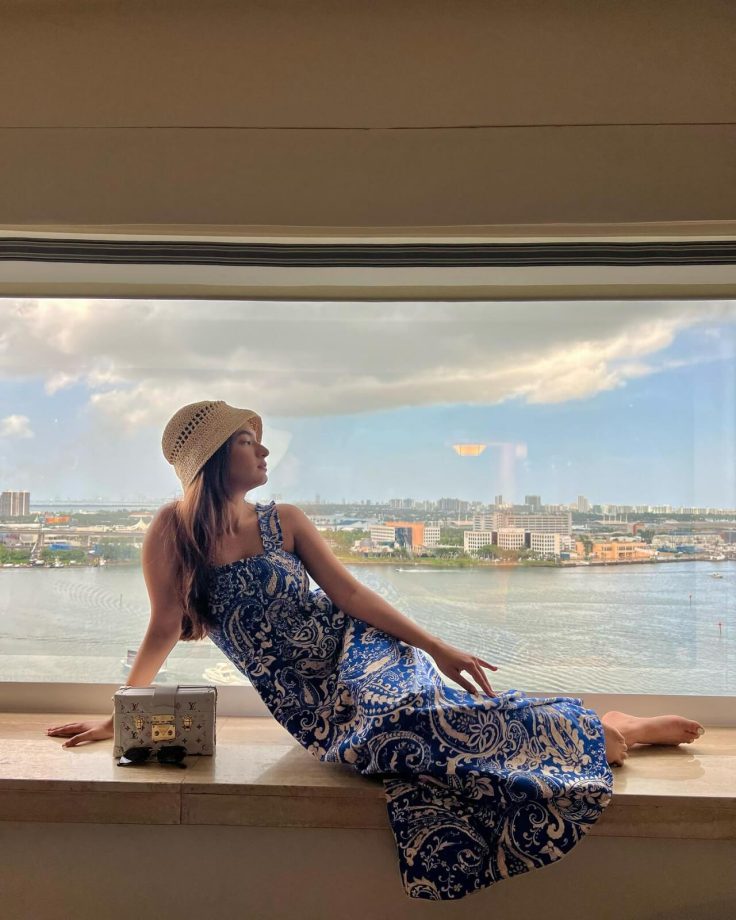 Anushka Sen takes Miami by storm with her exotic blue ensemble, see pics 847047