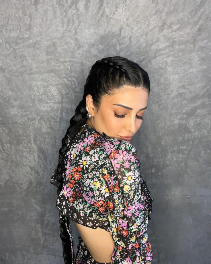 Braids To Bun: Shruti Haasan's Trendy Hairstyles 847716