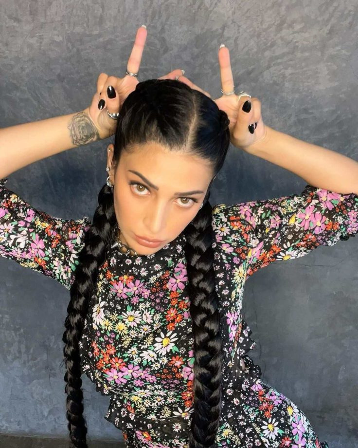 Braids To Bun: Shruti Haasan's Trendy Hairstyles 847720