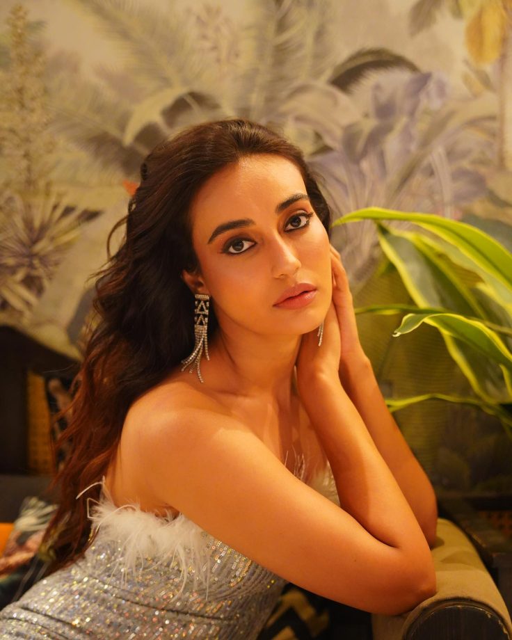 Fashion Icon Alert: Surbhi Jyoti Stuns in Off-Shoulder Silver Sequin Dress 843267