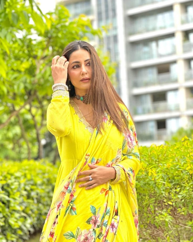 Hina Khan radiates elegance in plunging neckline lime green salwar suit: A fashion masterpiece 846015