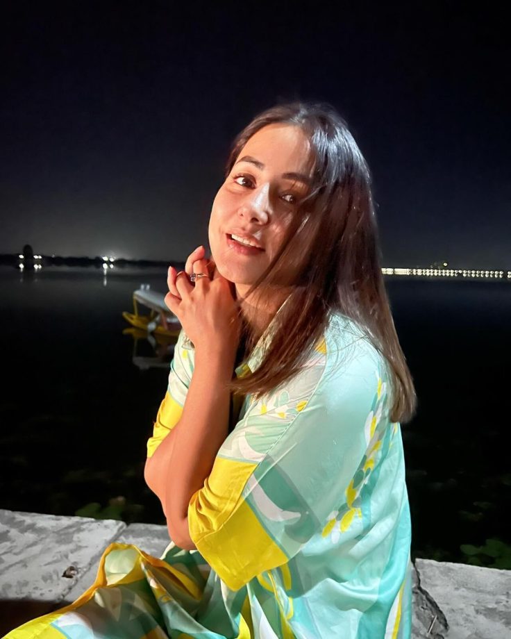 Hina Khan’s ‘dil se Kashmiri’ moment by the Dal Lake looks magical, see pic 846193