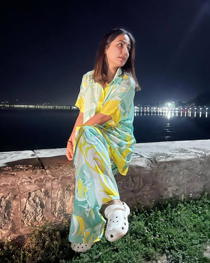 Hina Khan’s ‘dil se Kashmiri’ moment by the Dal Lake looks magical, see pic 846189