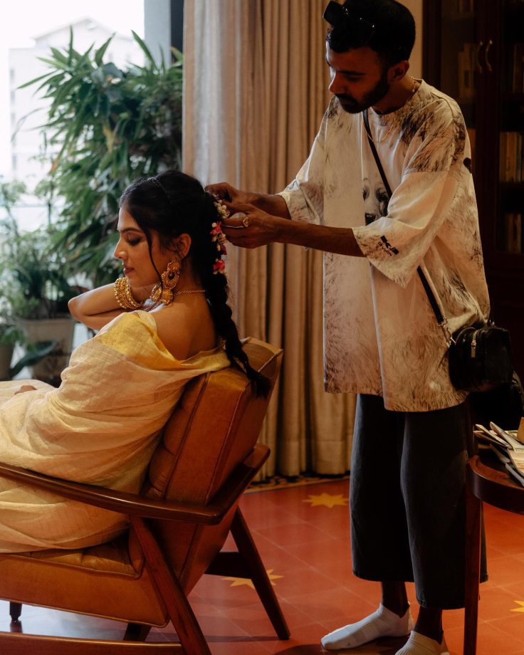In Pics: Malavika Mohanan's Never-Ending Affair With Kasavu Silk Saree 847502