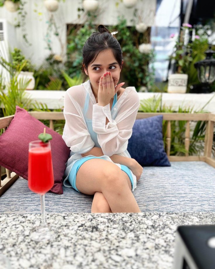 Jannat Zubair's Quirky Birthday Month Mood In Photos 839812