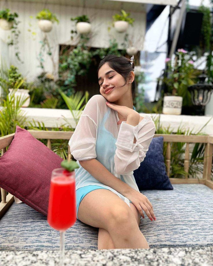 Jannat Zubair's Quirky Birthday Month Mood In Photos 839815