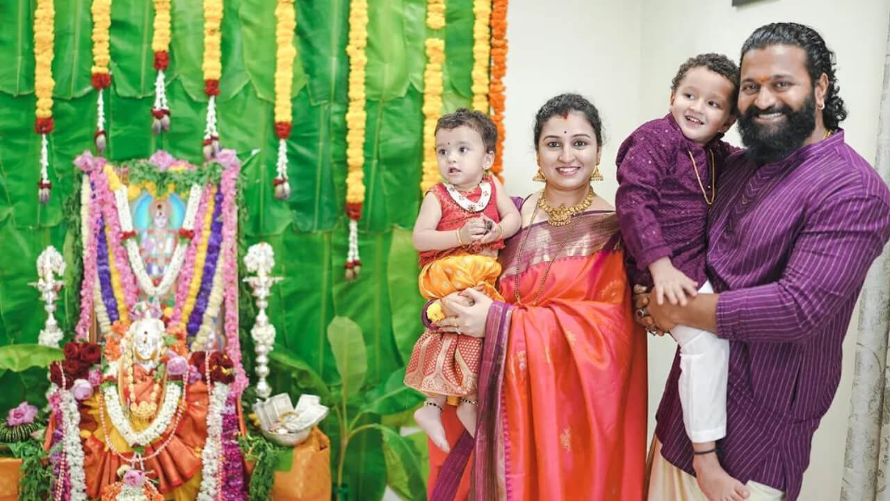 Kantara Star Rishab Shetty Celebrates 'Varamahalakshmi' Festival With Family, See Pics 846460