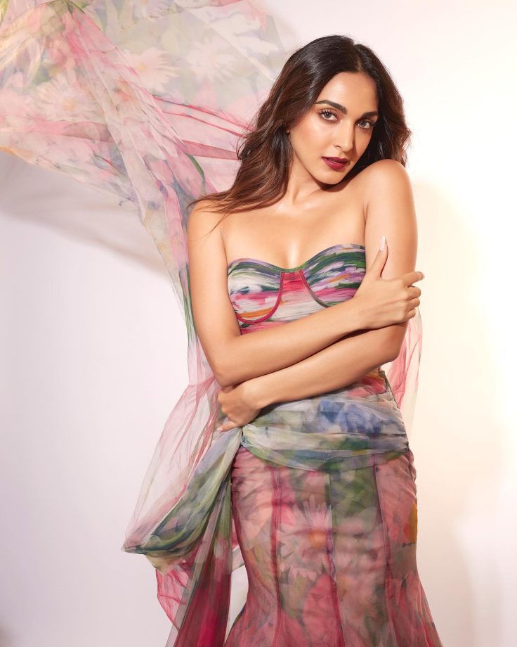 Kiara Advani sirens glamour in sheer chromatic couture, see pics 841899