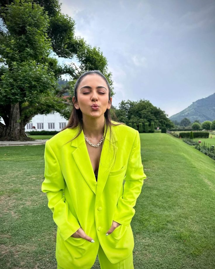 Neon Power Play: Malaika Arora and Rakul Preet Singh rock stylish pantsuits with flair and finesse 841527