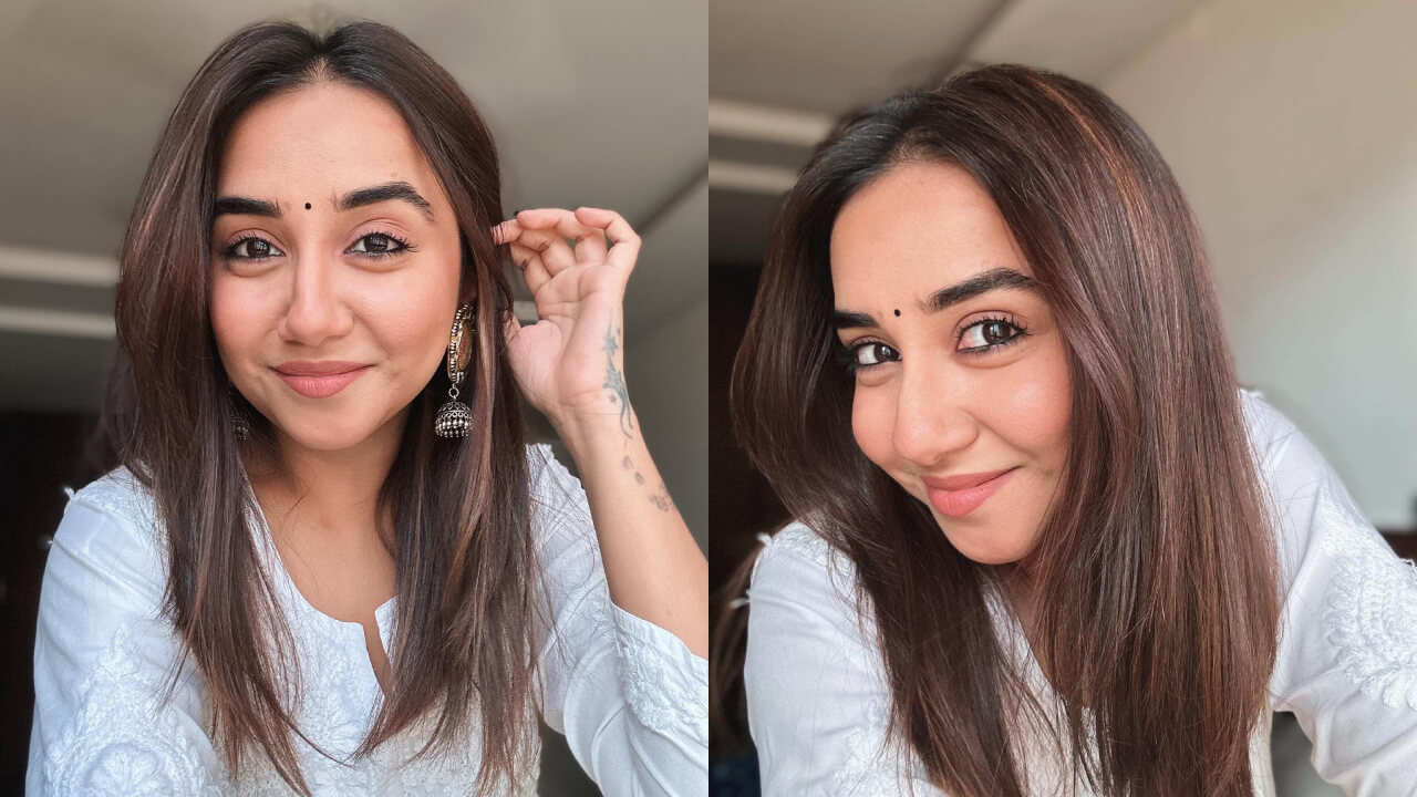 Prajakta Koli Flaunts 'Desi-ness' In Chikankari Kurta And Oxidised Jhumkas 844626