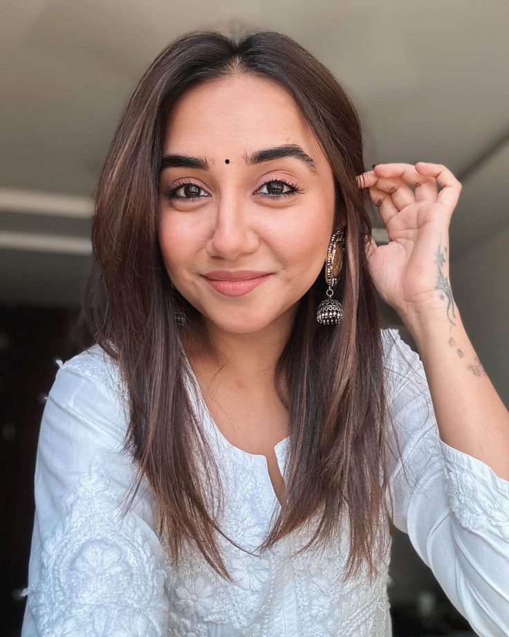 Prajakta Koli Flaunts 'Desi-ness' In Chikankari Kurta And Oxidised Jhumkas 844624