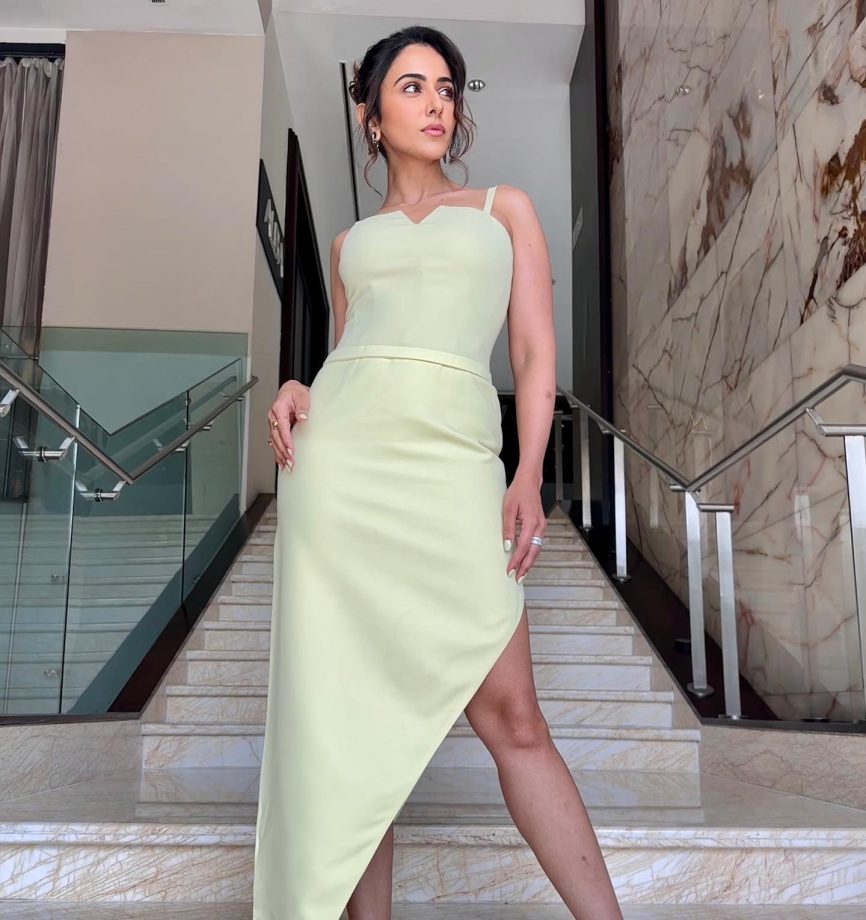 Rakul Preet Singh Slays Her Style File In Like Yellow Dress; See Here 842537