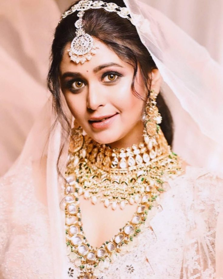 Ritabhari Chakraborty looks straight out of fairytale in white lehenga, see pic 846278