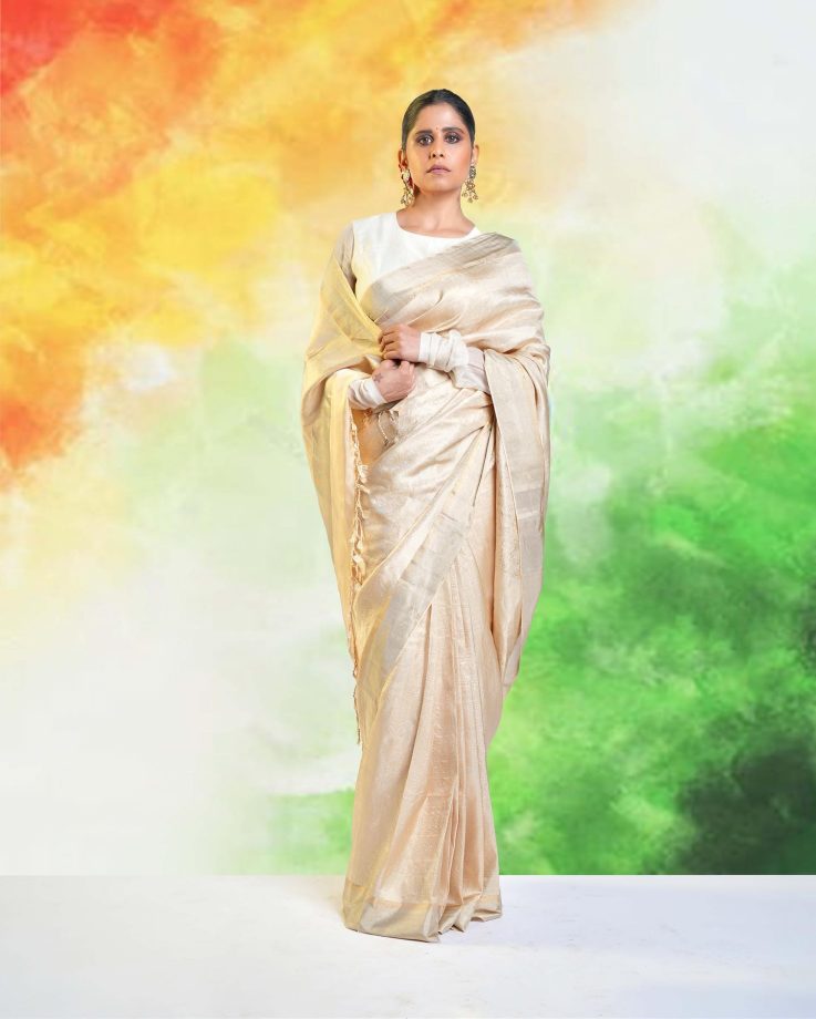 Saie Tamhankar Epitomises 'Indian Nari' In Beige Silk Saree; See Pics 843127