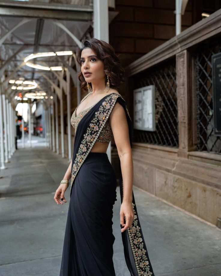 Samantha Ruth Prabhu Looks Galactic In Black Saree And Handcrafted Blouse 844842