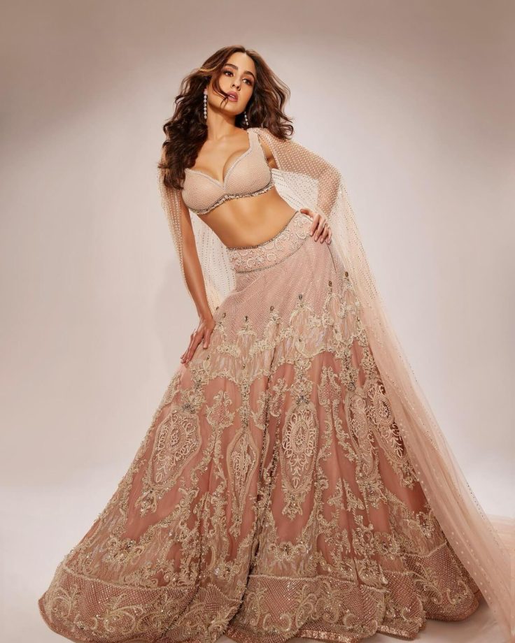 Sara Ali Khan 'Glams Up' In Beige Couture For 'Gram' 840099