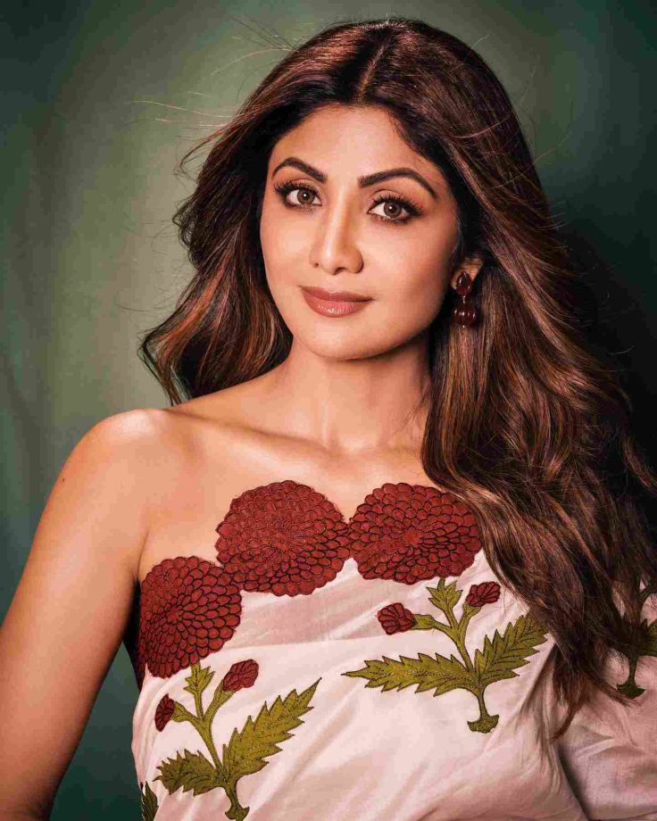 Shilpa Shetty sways in floral Chanderi silk saree, see pics 847640