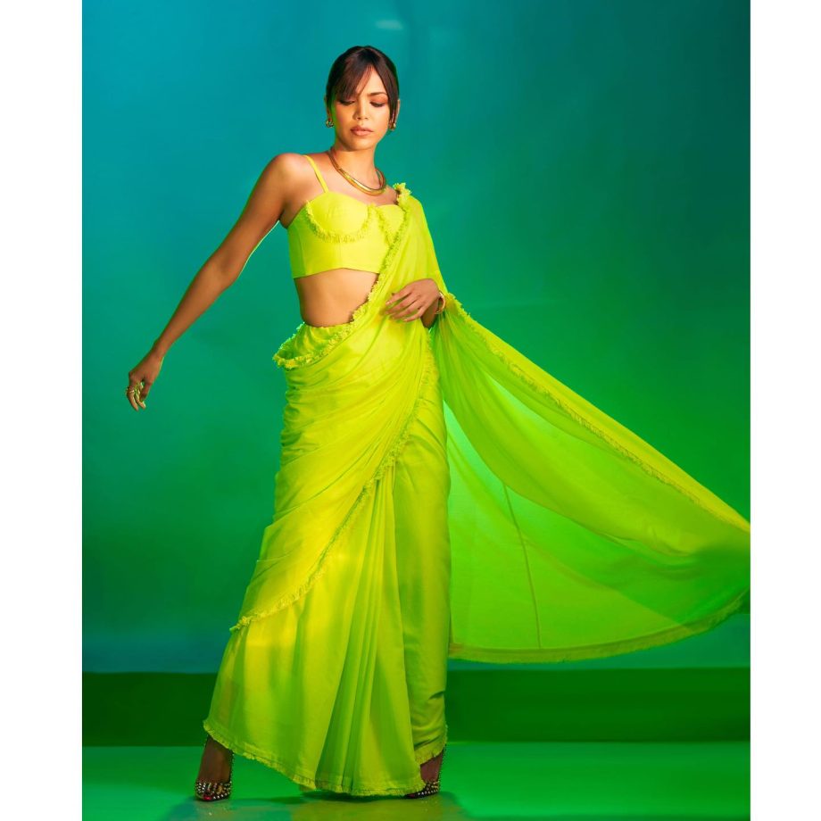 Shriya Pilgaonkar cultivates neon glam in classic six yard, see pics 846466