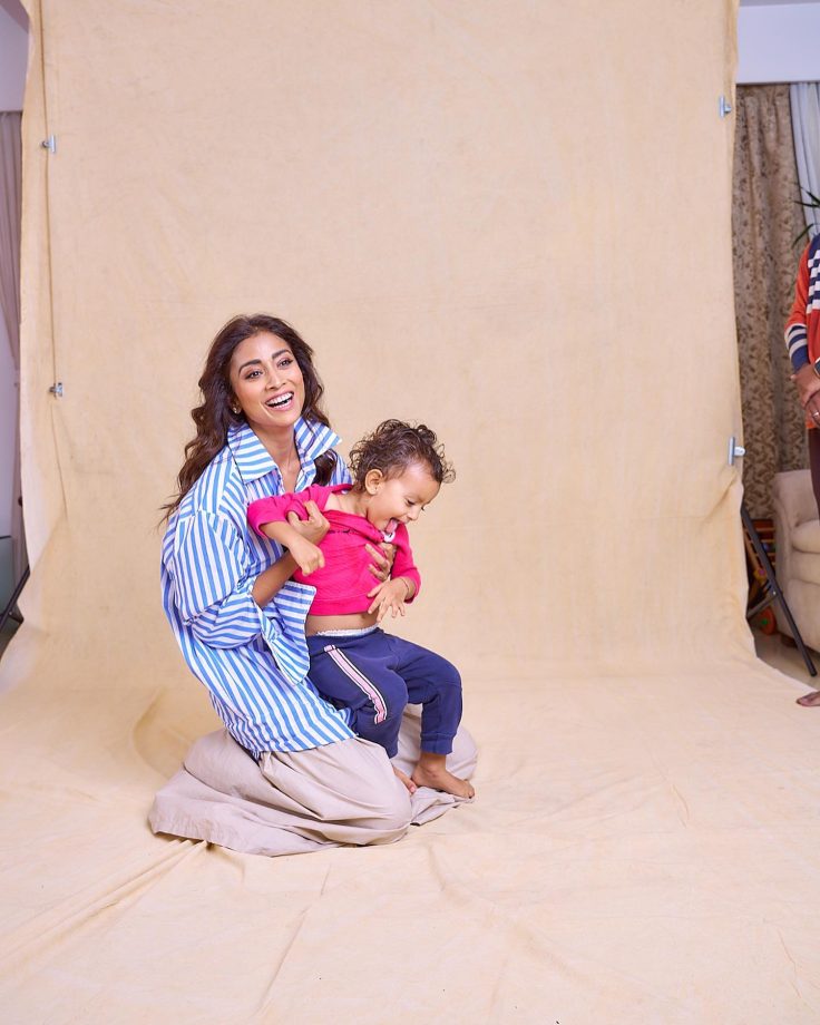 Shriya Saran Gets Candid With Her Daughter, Calls Her 'My World' 843645