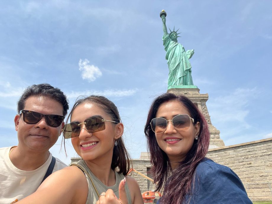 Take A Look At Anushka Sen's Vacation Dairies Across The Globe With Family 844375