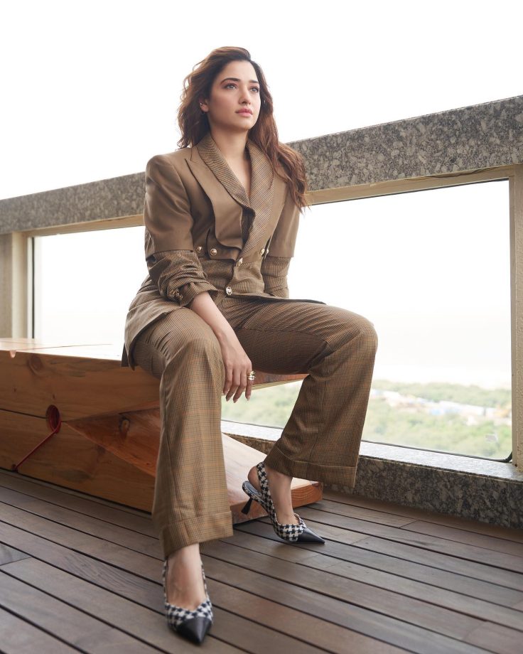 Tamannaah Bhatia ups boss glam in stylish blazer suit, see pics 843975