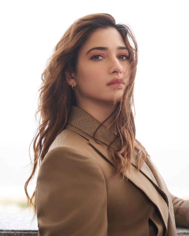 Tamannaah Bhatia ups boss glam in stylish blazer suit, see pics 843974