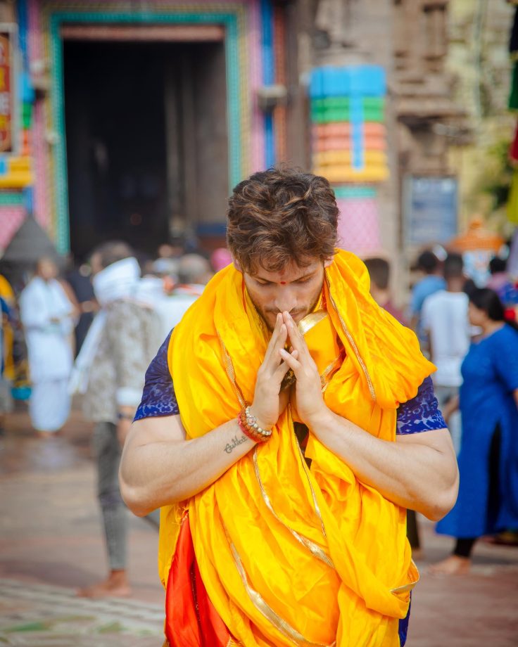 To seek blessings for the humongous success, Prem Parija from Vipul Amrutlal Shah's Commando OTT visited Jagannath Temple in Orissa 842543