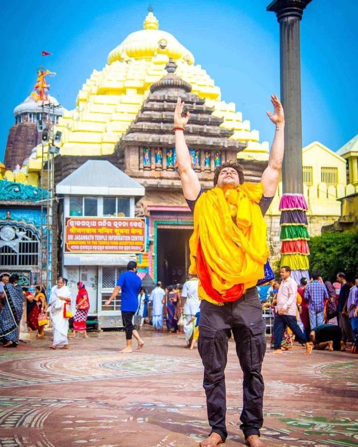 To seek blessings for the humongous success, Prem Parija from Vipul Amrutlal Shah's Commando OTT visited Jagannath Temple in Orissa 842546