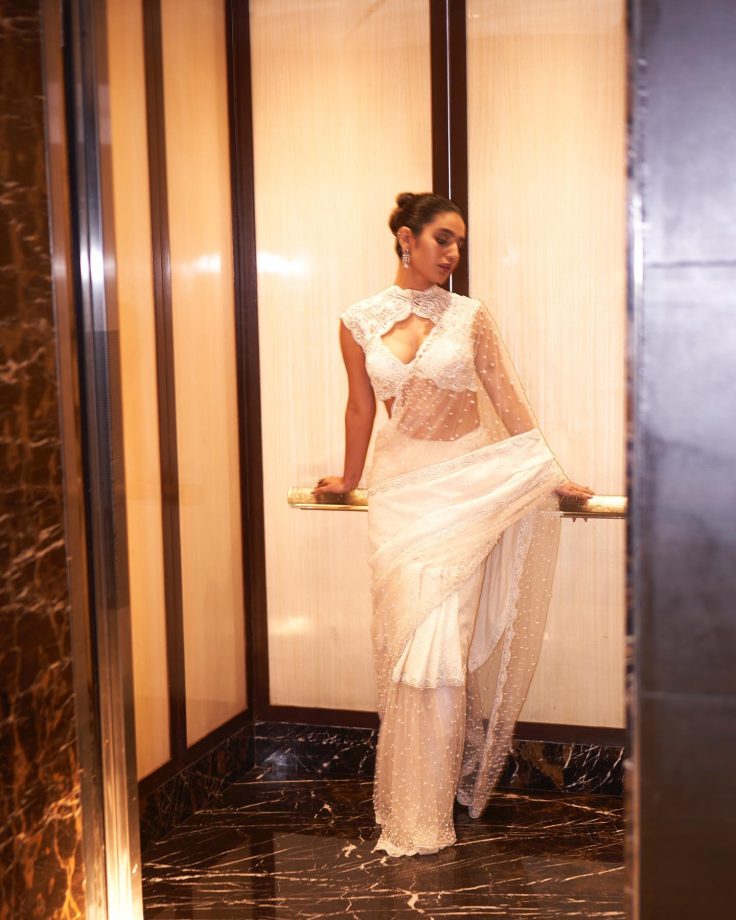 Wink Girl Priya Varrier Looks Magical In White Timeless Ivory Saree; See ASAP 840989