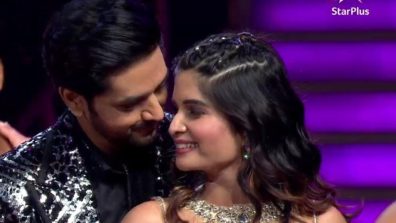 Savi Proposes Ishaan in a Unique Style On The Stage Of The Star Parivaar Awards!