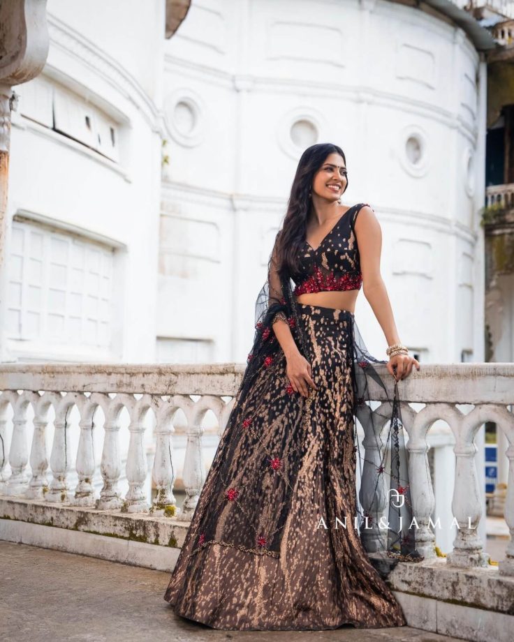 A guide to your modern day lehenga choli designs by Malavika Mohanan [Photos] 855072