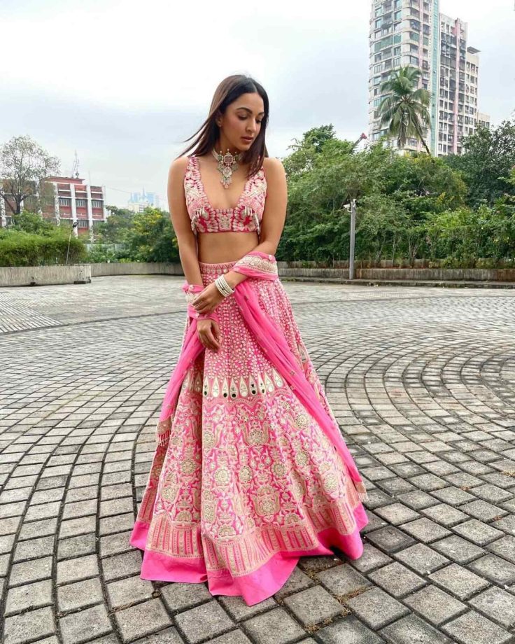 Aishwarya Rai, Kiara Advani and Nora Fatehi’s latest lehenga blouse designs are setting trends [Photos] 855085