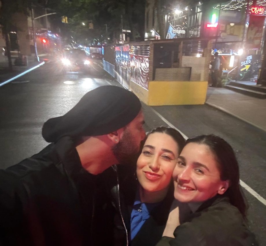 Alia Bhatt, Ranbir Kapoor, and Karisma Kapoor's picture-perfect moment in New York 848865