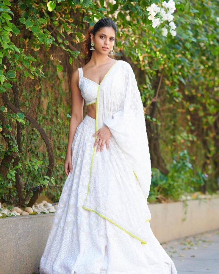 Ananya, Suhana, and Janhvi Serve up some edgy glam in lehenga choli designs [Photos] 856096