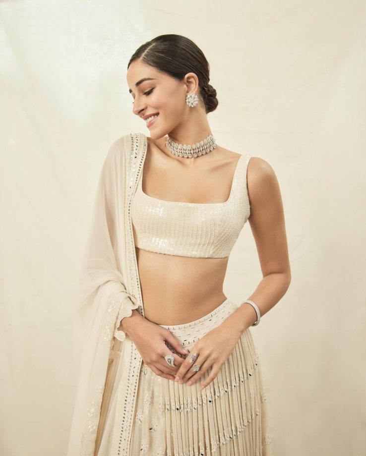 Ananya, Suhana, and Janhvi Serve up some edgy glam in lehenga choli designs [Photos] 856090