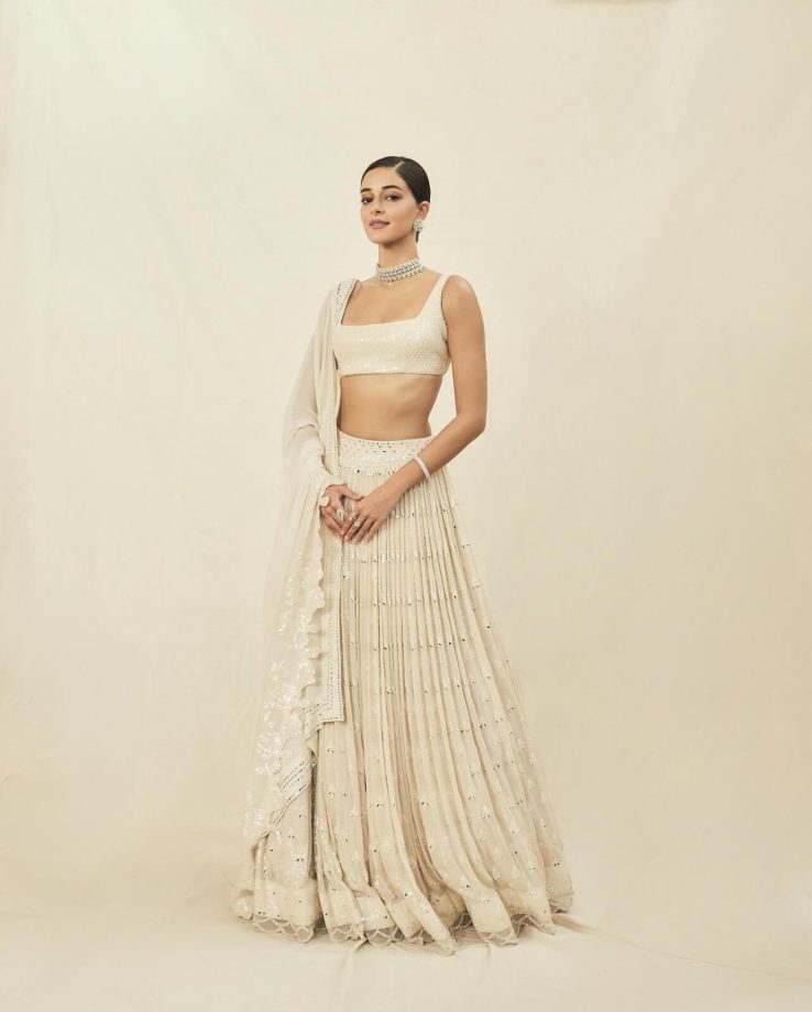 Ananya, Suhana, and Janhvi Serve up some edgy glam in lehenga choli designs [Photos] 856092