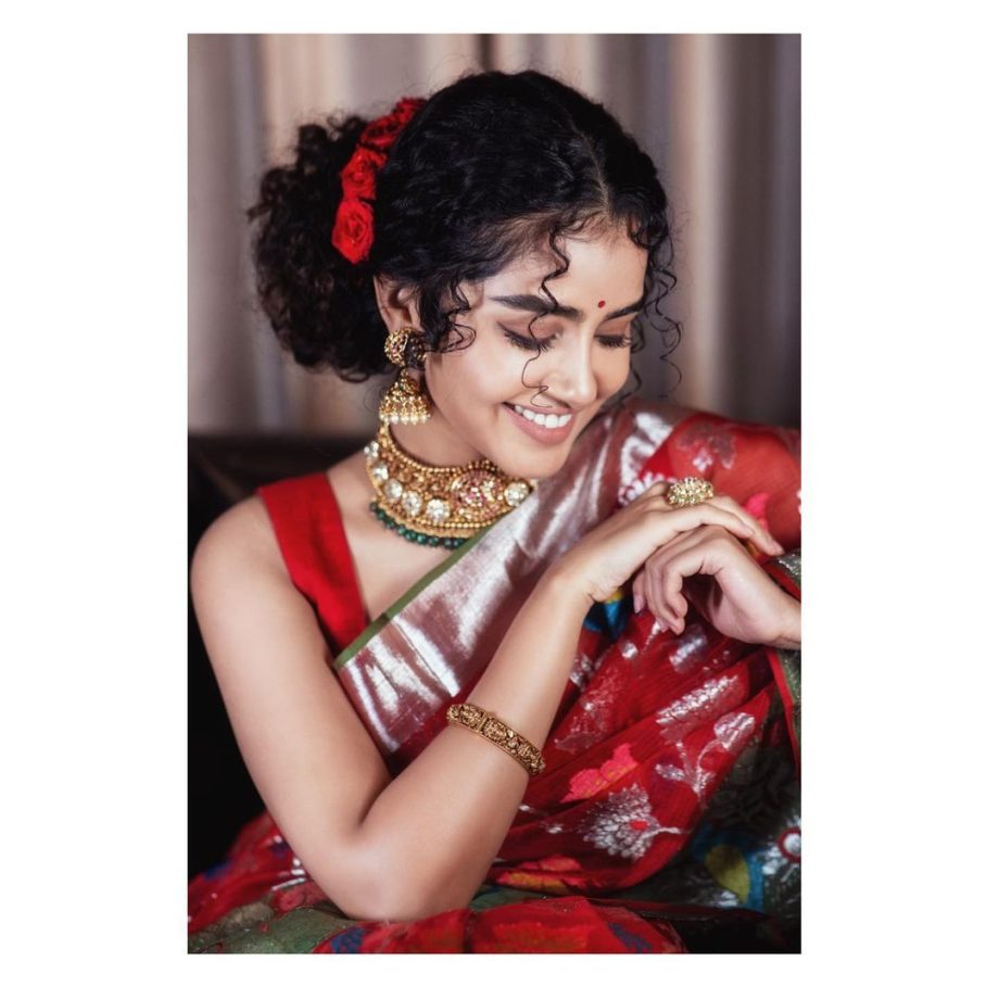 Anupama Parameswaran, Samantha Ruth Prabhu and Nayanthara show the 3 must-have sarees in your wardrobe 854934