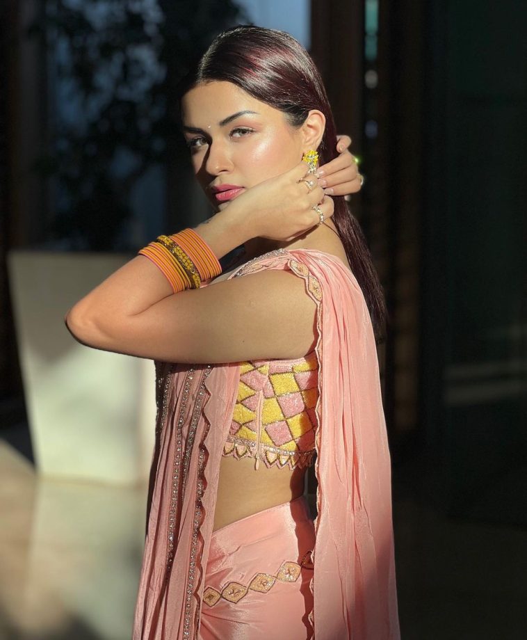 Anushka Sen, Avneet Kaur and Reem Sameer Shaikh glow in designer sarees [Photos] 855471