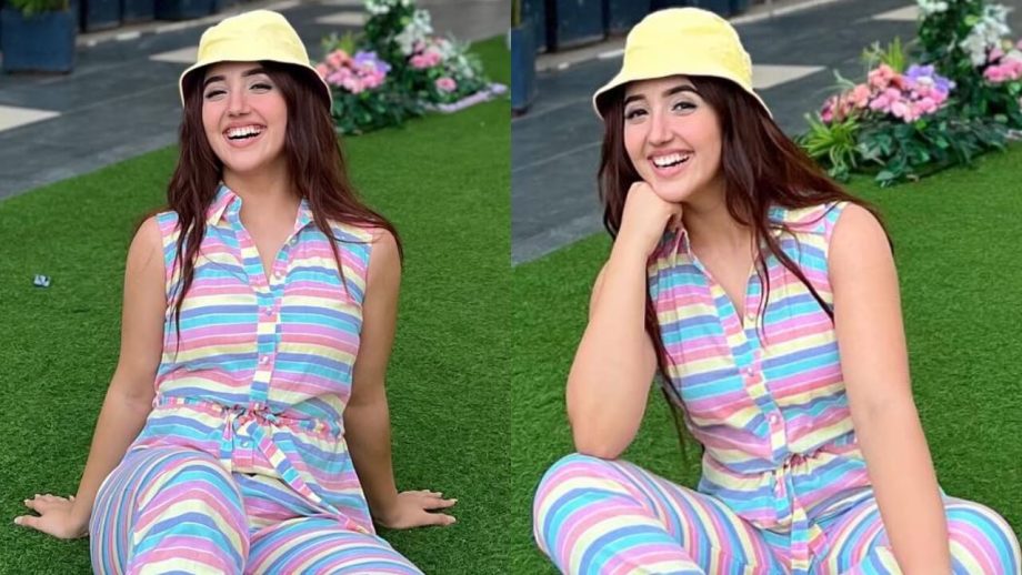 Ashnoor Kaur Reveals Her 'Happiness' Secret In Multicolour Jumpsuit With Bucket Hat 851591