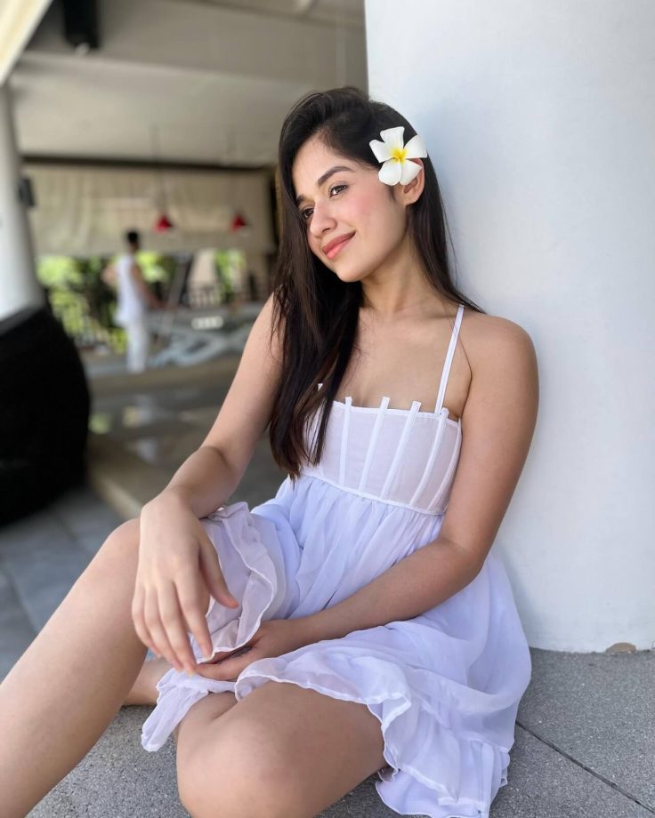 Avneet Kaur VS Anushka Sen VS Jannat Zubair: Who Is Queen Of Hearts In White Mini Dress With Open Hairstyle? 851272