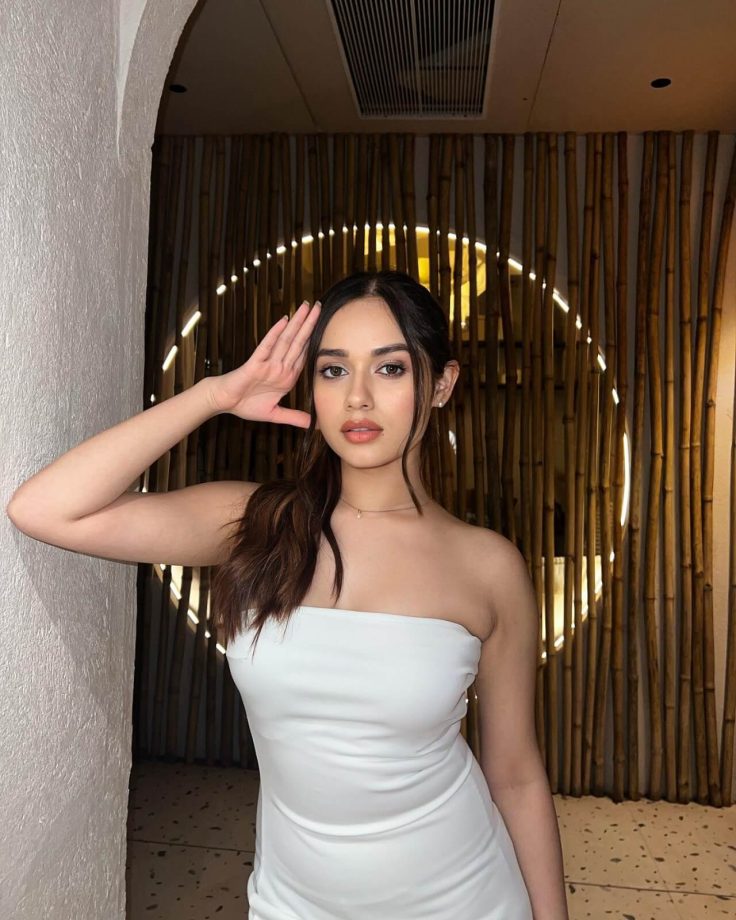 Bold Photoshoot! Jannat Zubair goes sultry in off-shoulder white bodycon 850161