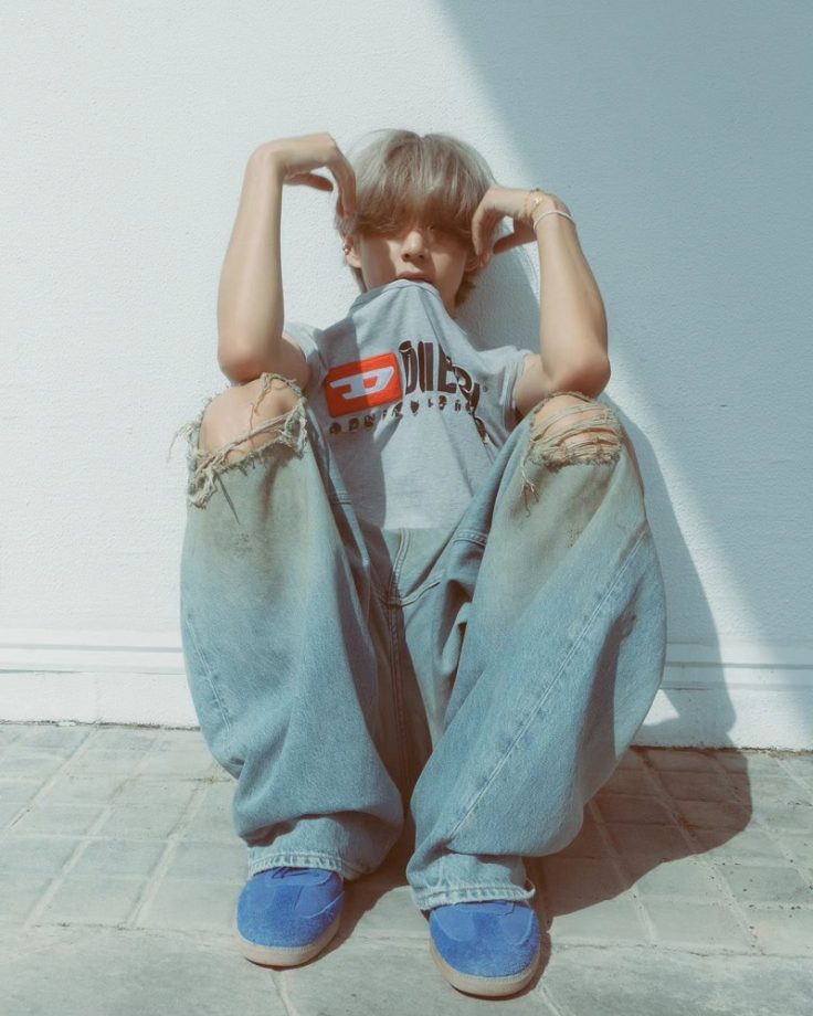 BTS V Photos: A guide to street style staples- Baggy Jeans, tie-dyes and more 849840