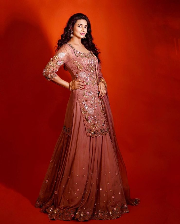 Divyanka Tripathi, Rashami Desai and Shehnaaz Gill's lehenga designs are your ethnic must-haves 855488