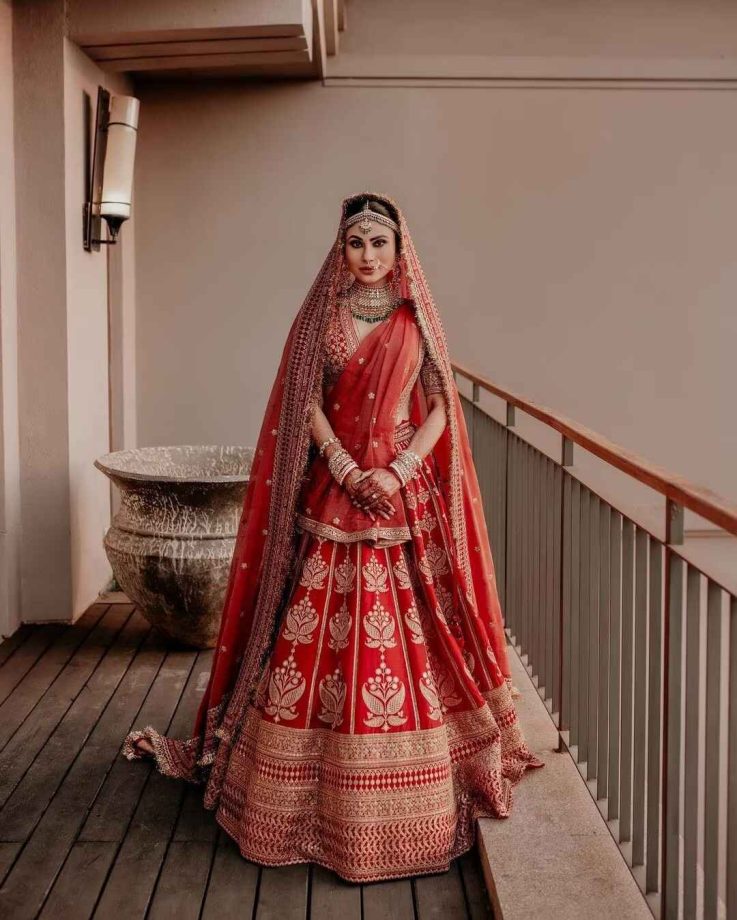 Dreamy Bridal Poses Inspiration Ft. Ankita Lokhande, Mouni Roy, And Shraddha Arya 853625