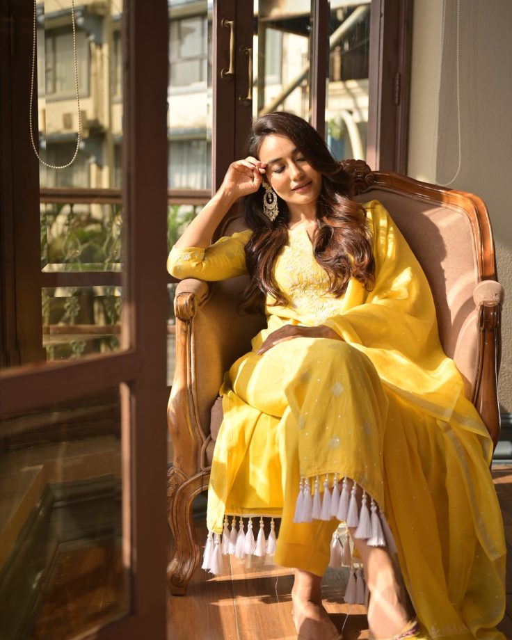 Dreamy n Divine: Surbhi Jyoti blooms in embroidered yellow salwar suit 849703