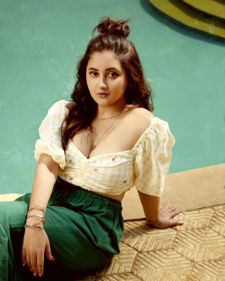 Get 'Girl-next-door' or 'Desi Nari' Vibes: Blend with Rashami Desai, Reem Sameer Shaikh & Monalisa’s style guide 856798